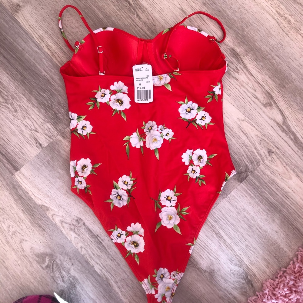 Bathing suit - Picture 2 of 2